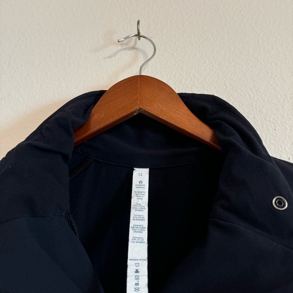 Lululemon asymmetrical quarter zip jacket Run Reflect Pullover Sz 12 - Picture 8 of 15